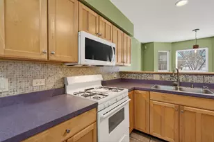 1089 Quaker Hill Ct, Elgin, IL 60120 - Photo 8