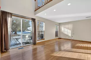 1089 Quaker Hill Ct, Elgin, IL 60120 - Photo 4