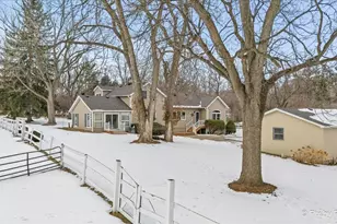 11N575 Rohrssen Rd, Elgin, IL 60120 - Photo 52