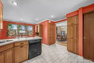 11N575 Rohrssen Rd, Elgin, IL 60120 - Photo 16