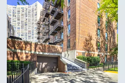 3900 N Pine Grove Avenue #911, Chicago, IL 60613 - Photo 8