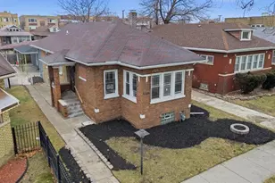 7724 S Chappel Ave, Chicago, IL 60649 - Photo 1