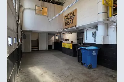 2859 W Montrose Avenue, Chicago, IL 60618 - Photo 10