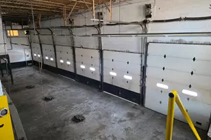 2859 W Montrose Ave, Chicago, IL 60618 - Photo 2