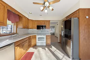 524 Meadow Ln, Beecher, IL 60401 - Photo 8