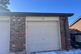 417 Berkshire Dr, Crystal Lake, IL 60014 - Photo 2