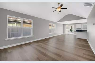 224 N La Salle Avenue, Bradley, IL 60915 - Photo 6