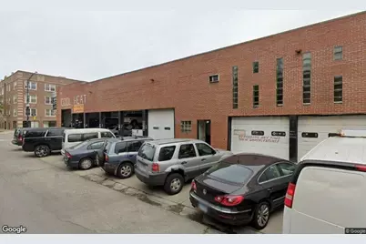 2859 W Montrose Avenue, Chicago, IL 60618 - Photo 2