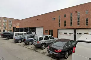 2859 W Montrose Ave, Chicago, IL 60618 - Photo 2