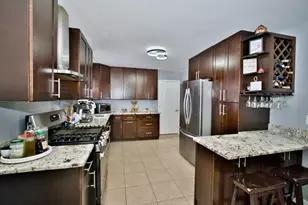 28W587 Leverenz Rd, Naperville, IL 60564 - Photo 16