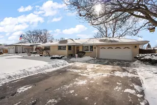 6225 W 129th St, Palos Heights, IL 60463 - Photo 2