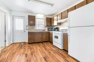 1019 S 5th St, Dekalb, IL 60115 - Photo 8