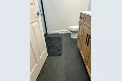 712 Kelley Drive, Rochelle, IL 61068 - Photo 16