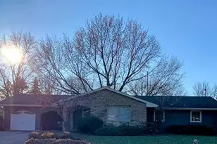 712 Kelley Dr, Rochelle, IL 61068 - Photo 1