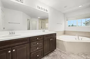5815 Fairview Ln, Hoffman Estates, IL 60192 - Photo 12