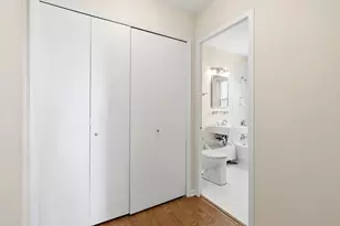 2909 N Sheridan Rd, Chicago, IL 60657 - Photo 12