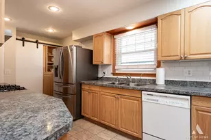 621 Clearmont Dr, Elk Grove Village, IL 60007 - Photo 10