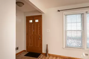 621 Clearmont Dr, Elk Grove Village, IL 60007 - Photo 4