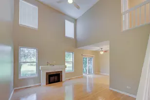 880 Countryfield Ln, Elgin, IL 60120 - Photo 4