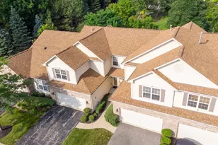 880 Countryfield Ln, Elgin, IL 60120 - Photo 2