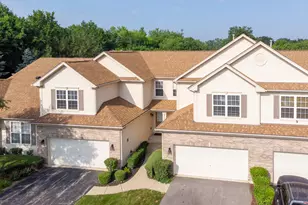 880 Countryfield Ln, Elgin, IL 60120 - Photo 1