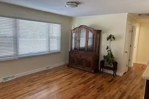 2001 Burr Oak Ln, Lindenhurst, IL 60046 - Photo 6