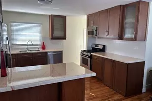 2001 Burr Oak Ln, Lindenhurst, IL 60046 - Photo 4