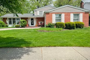 1706 S Chesterfield Dr, Arlington Heights, IL 60005 - Photo 2