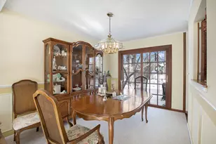 1706 S Chesterfield Dr, Arlington Heights, IL 60005 - Photo 8