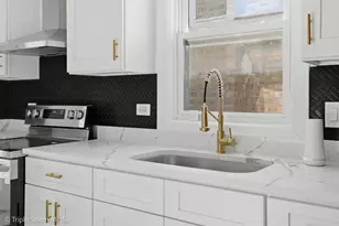 3002 Wesley Ave, Berwyn, IL 60402 - Photo 8