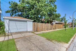 9760 S Dobson Ave, Chicago, IL 60628 - Photo 18