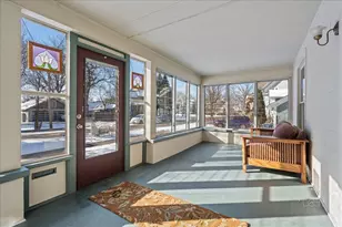 414 Linden Ave, Aurora, IL 60505 - Photo 2