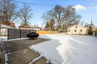 414 Linden Ave, Aurora, IL 60505 - Photo 24