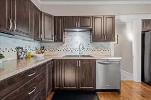 414 Linden Ave, Aurora, IL 60505 - Photo 12