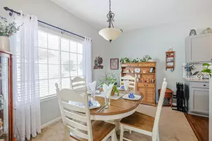 263 Nicole Dr, South Elgin, IL 60177 - Photo 8