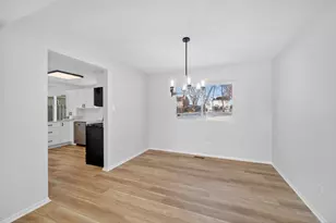 811 Copley Ln, Joliet, IL 60431 - Photo 8