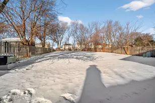 811 Copley Ln, Joliet, IL 60431 - Photo 24