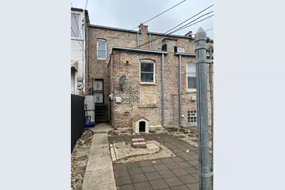 10435 S Corliss Avenue, Chicago, IL 60628 - Photo 12