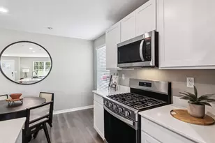 2320 Noble Ln, Yorkville, IL 60560 - Photo 10