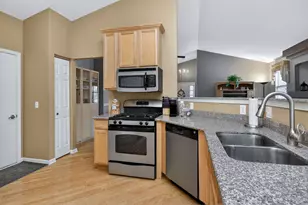 1592 W Ludington Circle, Romeoville, IL 60446 - Photo 10