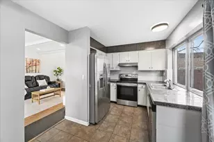 17W761 14th St, Villa Park, IL 60181 - Photo 8