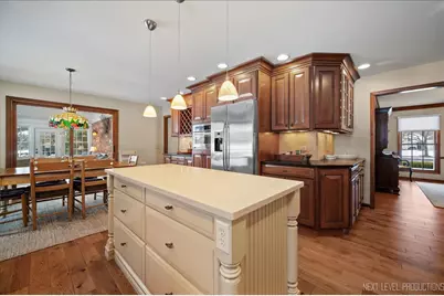 730 Persimmon Drive, Saint Charles, IL 60174 - Photo 12