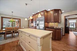 730 Persimmon Dr, Saint Charles, IL 60174 - Photo 12