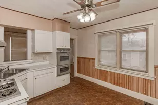 1612 35th St, Rock Island, IL 61201 - Photo 16