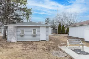 1612 35th St, Rock Island, IL 61201 - Photo 4