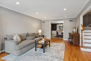 2243 Aster Ct, Naperville, IL 60565 - Photo 4