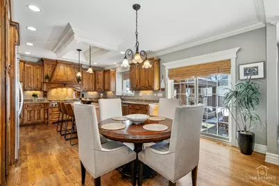 110 N Elm Avenue, Elmhurst, IL 60126 - Photo 10