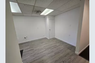 [Address not provided], Elmwood Park, IL 60707 - Photo 12