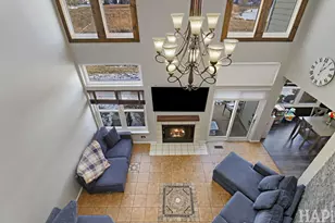 902 Huntington Dr, Elk Grove Village, IL 60007 - Photo 4