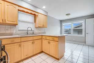 7714 Lavergne Ave, Burbank, IL 60459 - Photo 6